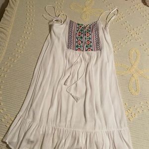 White boho midi dress w embroidery 🌼 nwot